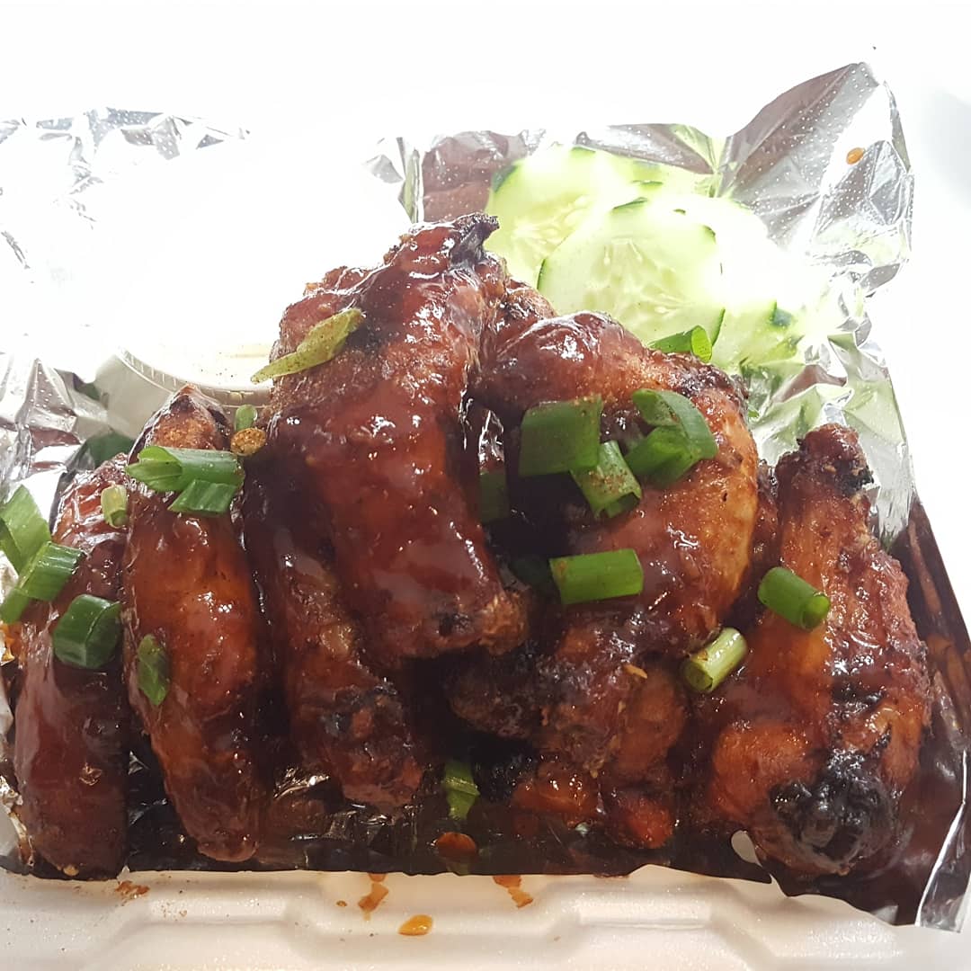 Order Chicken Wings food online from Bodacious Pig Barbecue store, Eagle on bringmethat.com