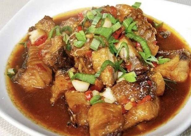 Order ( 鱼)Braised Fish Fillet 红烧鱼片 food online from Shanghai Restaurant store, Fort Lee on bringmethat.com