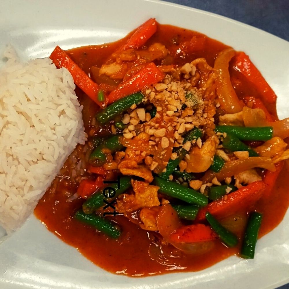 Order L-10. Chicken Peanut Sauce Lunch Special food online from Ploy Thai Cuisine store, The Woodlands on bringmethat.com