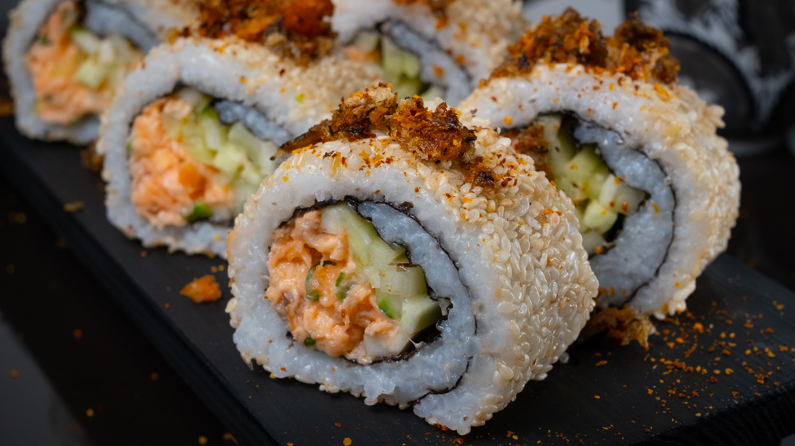 Order Roll with 6 Pieces Salmon Skin and Scallion food online from Asia Nine store, Washington on bringmethat.com