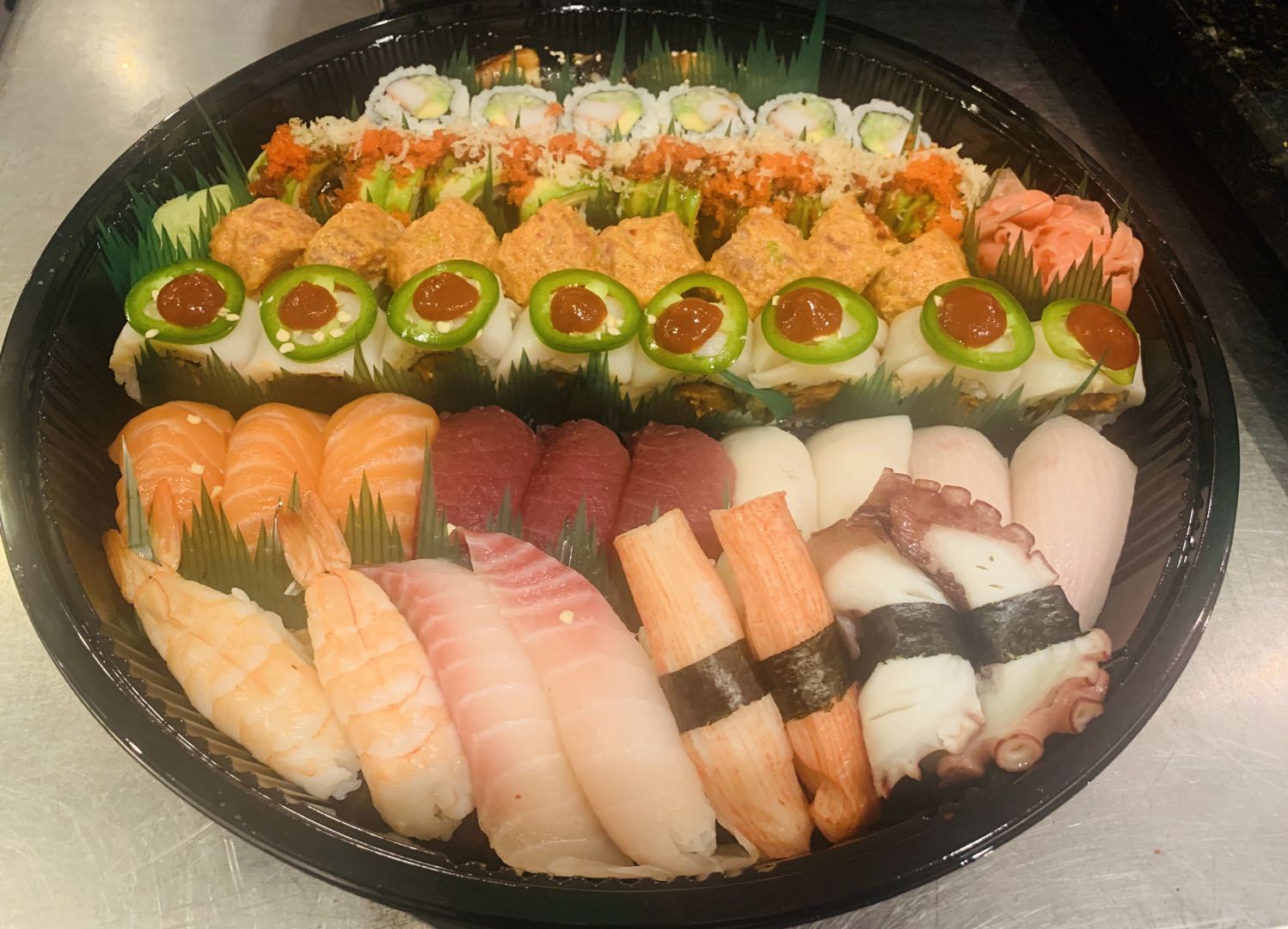 Order Party Tray D food online from Sushi Para M store, Chicago on bringmethat.com