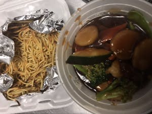 Order 127. Mandarin Pan Fried Noodles本楼两面黄 food online from Moon Wok store, Lenexa on bringmethat.com