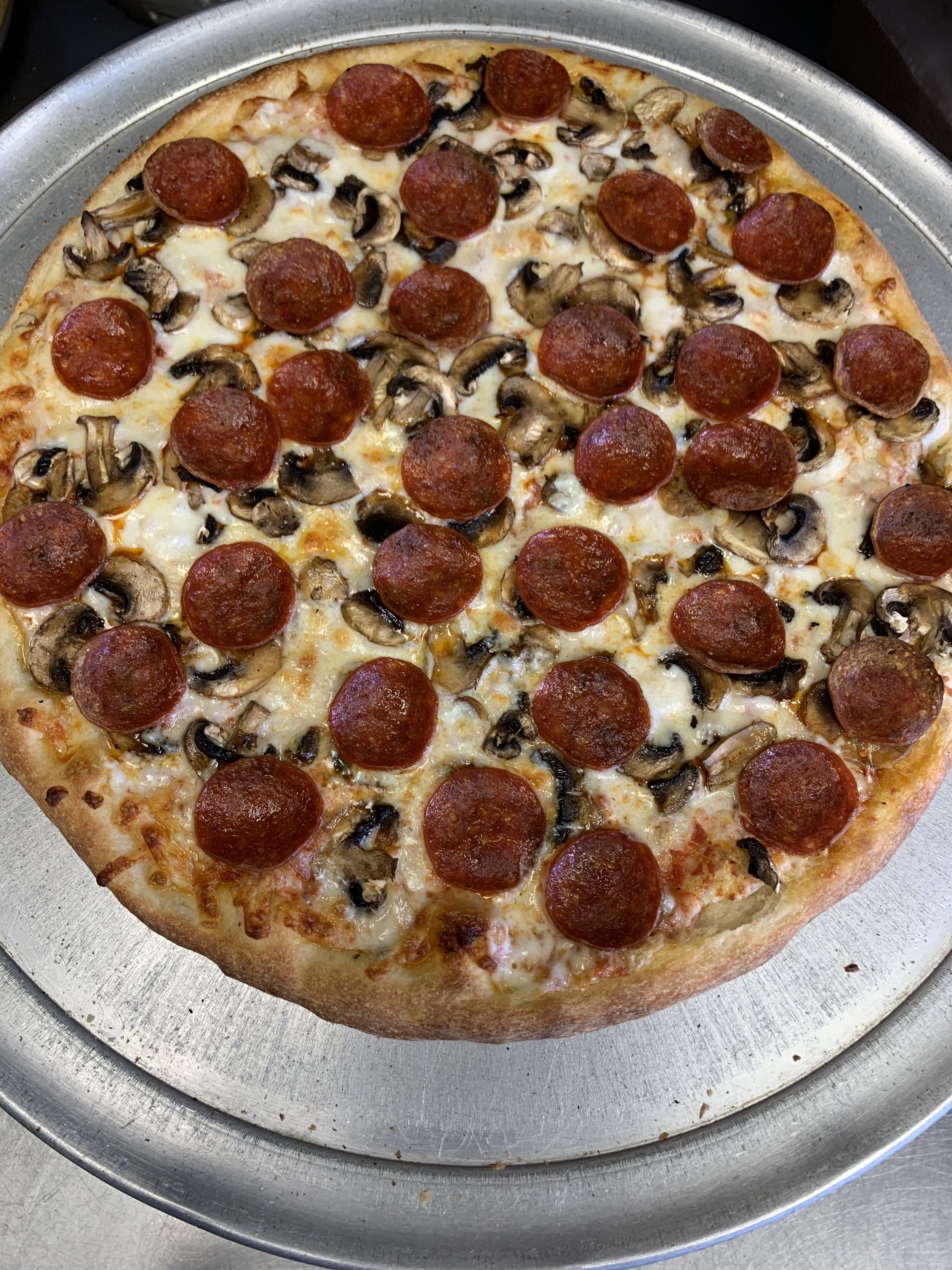 Order Gluten Free Pepperoni and Mushroom Personal Pizza food online from Golden Indian Grill & Pizza store, Los Angeles on bringmethat.com
