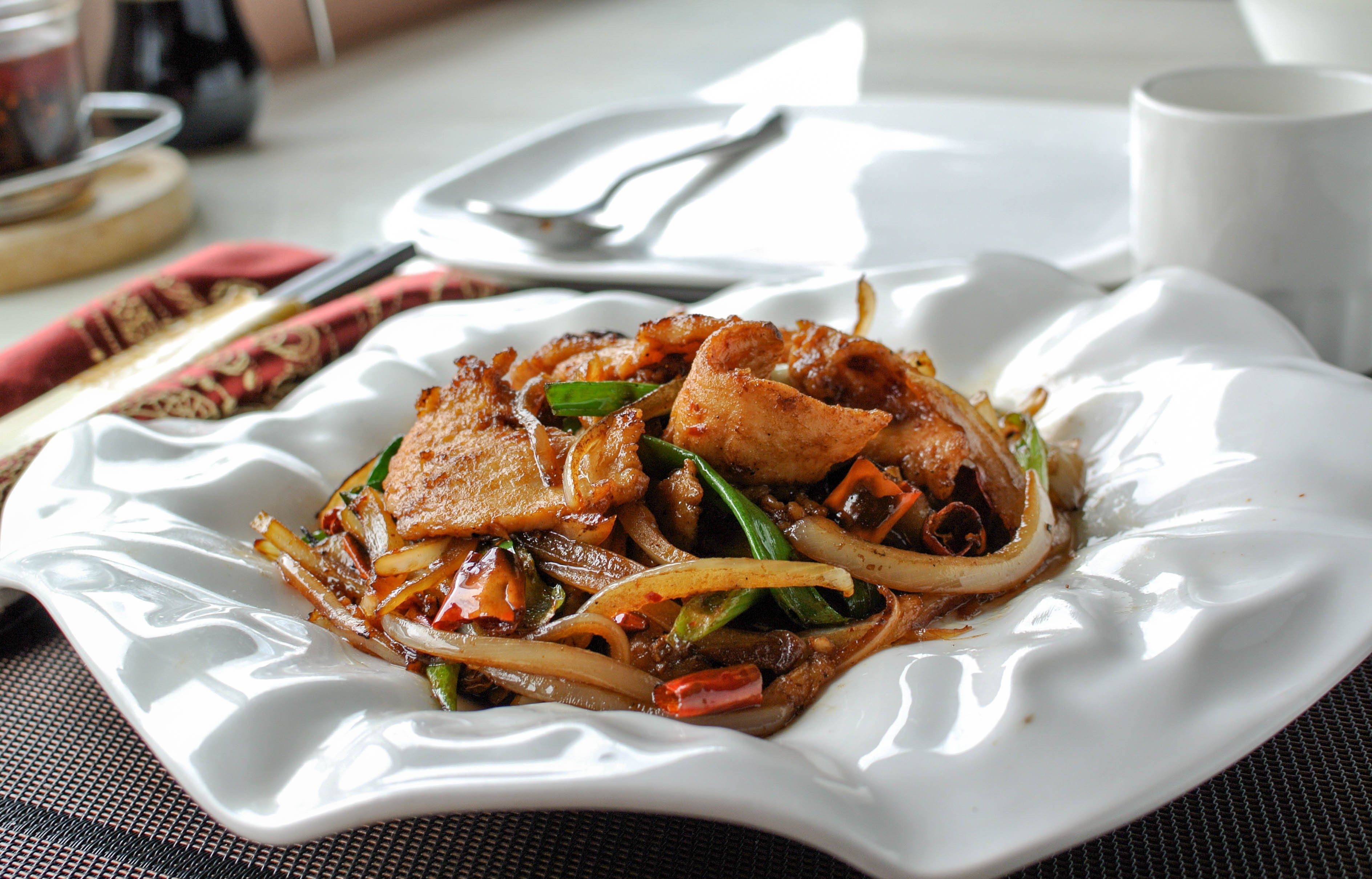 Order Mongolian Chicken 蒙古雞 food online from Fey Restaurant store, Menlo Park on bringmethat.com