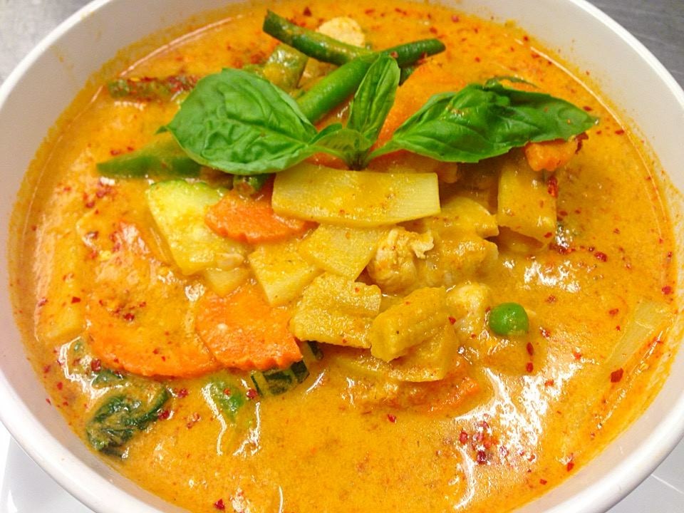 Order Red Curry food online from Yummy Thai store, Buffalo on bringmethat.com