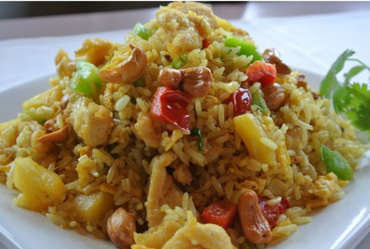 Order Catering - Pineapple Fried Rice food online from Sea Thai store, Seattle on bringmethat.com