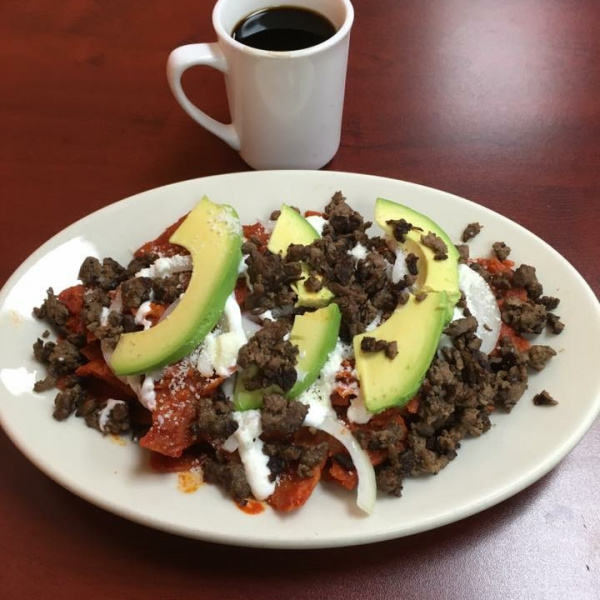 Order Chilaquiles con Bistec food online from Gorditas Don Coco store, Addison on bringmethat.com
