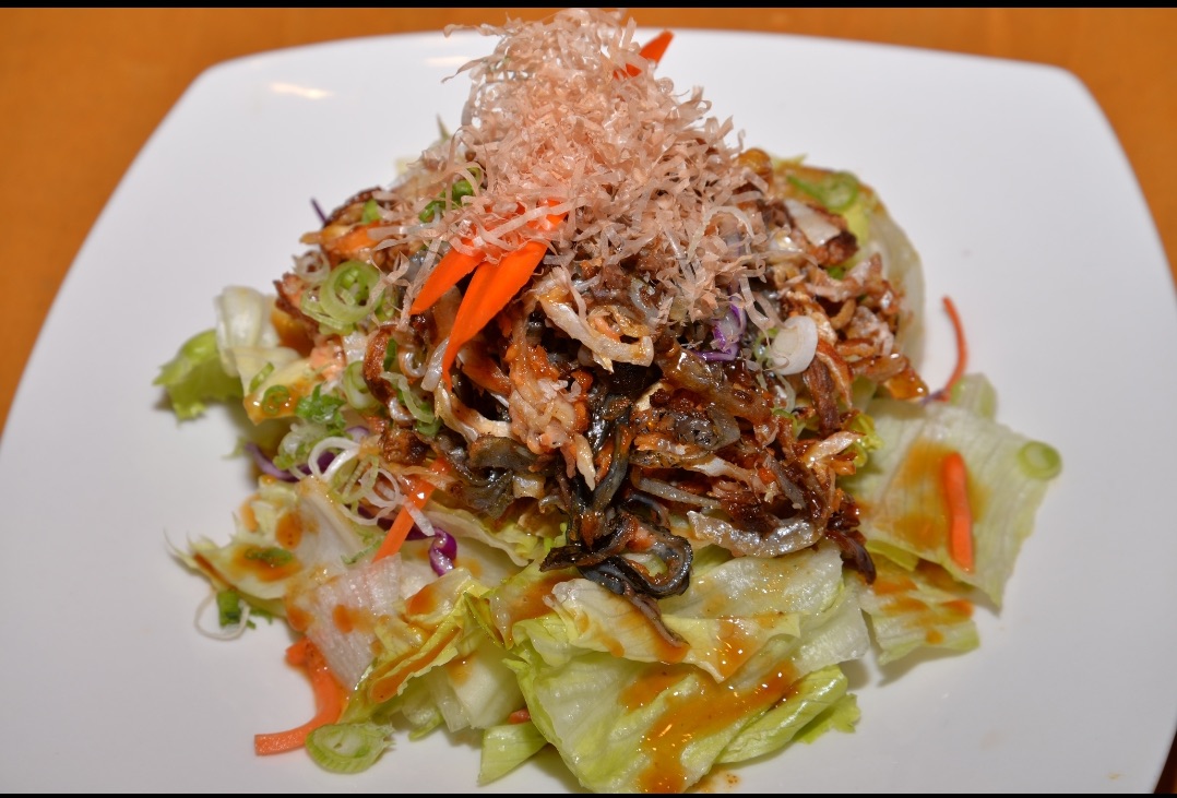 Order Salmon Skin Salad food online from Tokyo Roll And Noodle store, Chino Hills on bringmethat.com