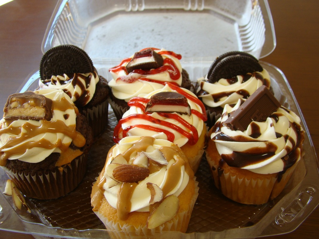 Order 3 Cupcakes food online from Capricious Cake Shop store, Pharr on bringmethat.com