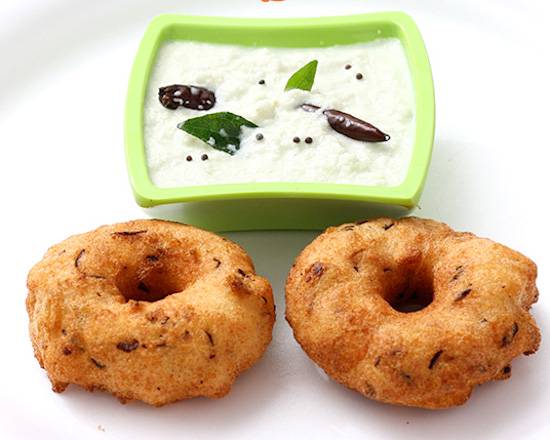 Order VEG SAMOSA (2pcs) food online from Aachi Indian Restaurant And Bakery store, Alpharetta on bringmethat.com