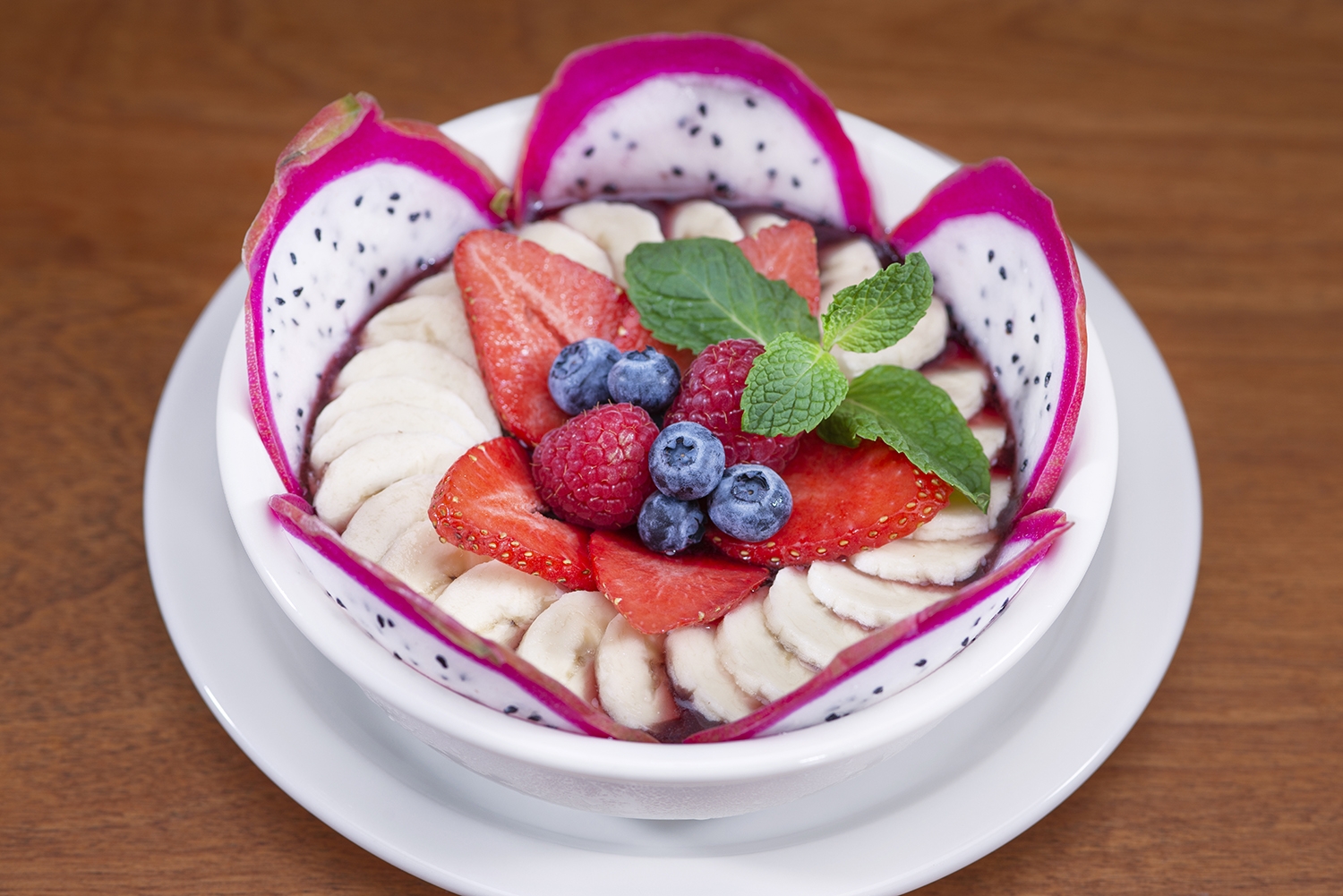 Order Urth Acai Bowl food online from Urth Caffe store, Beverly Hills on bringmethat.com