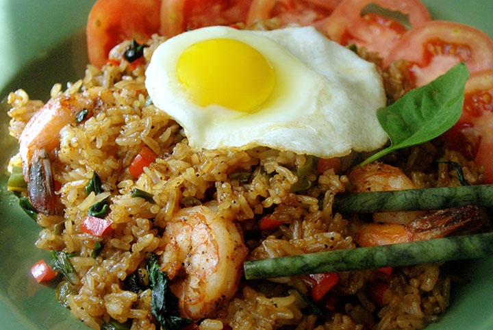 Order 26 Basil Fried Rice food online from 26 Thai Sushi & Bar At Brookhaven. store, Brookhaven on bringmethat.com