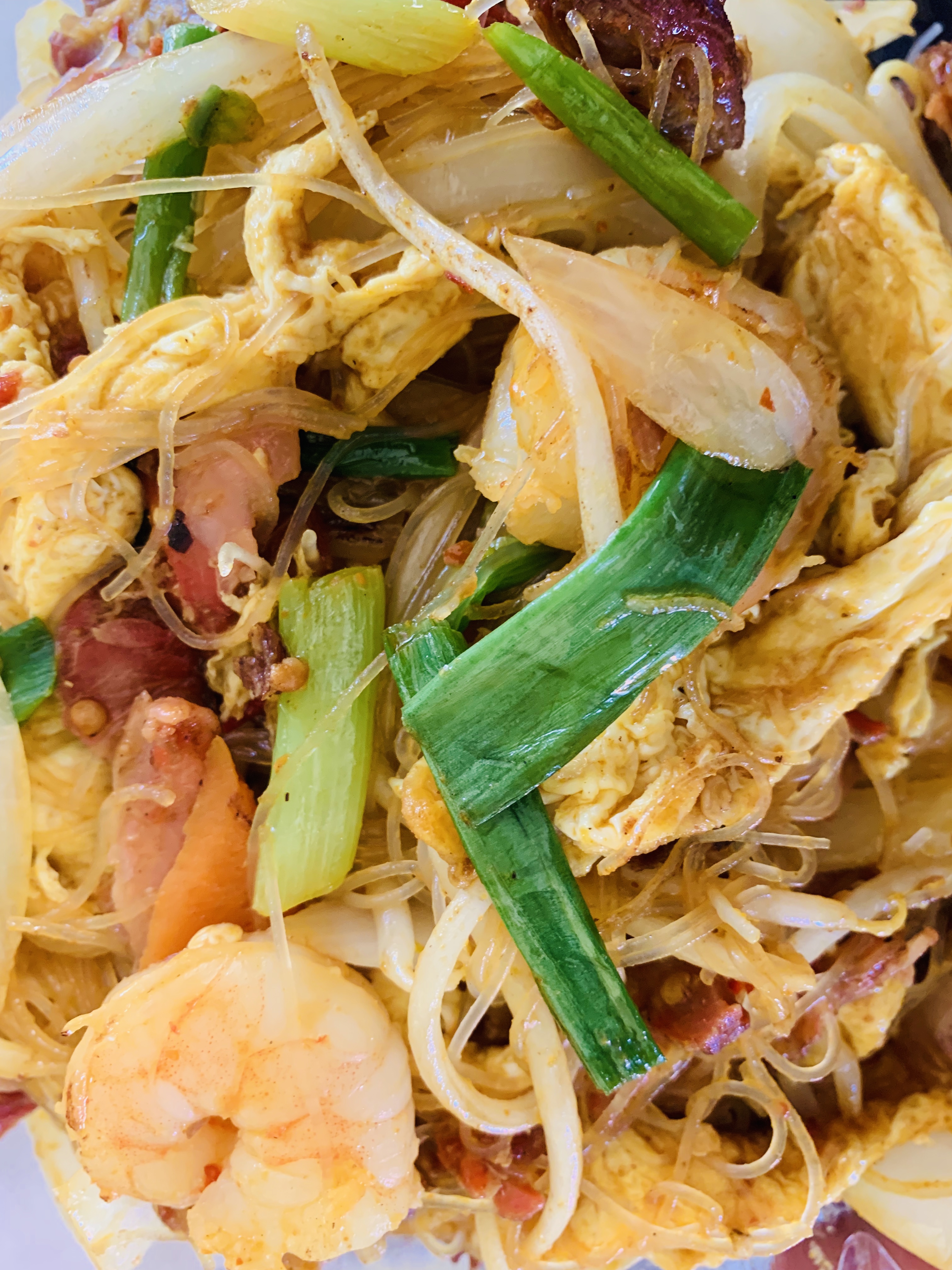 Order Singapore Rice Noodles food online from Lee Garden Restaurant store, San Leandro on bringmethat.com