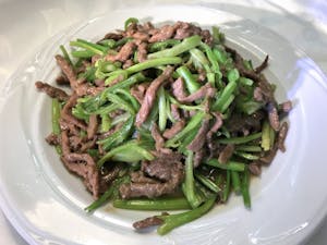 Order F6. Sauteed Shredded Beef with Hot Pepper or Celery (芹菜 辣椒) 牛肉丝 food online from Garage Restaurant store, San Gabriel on bringmethat.com