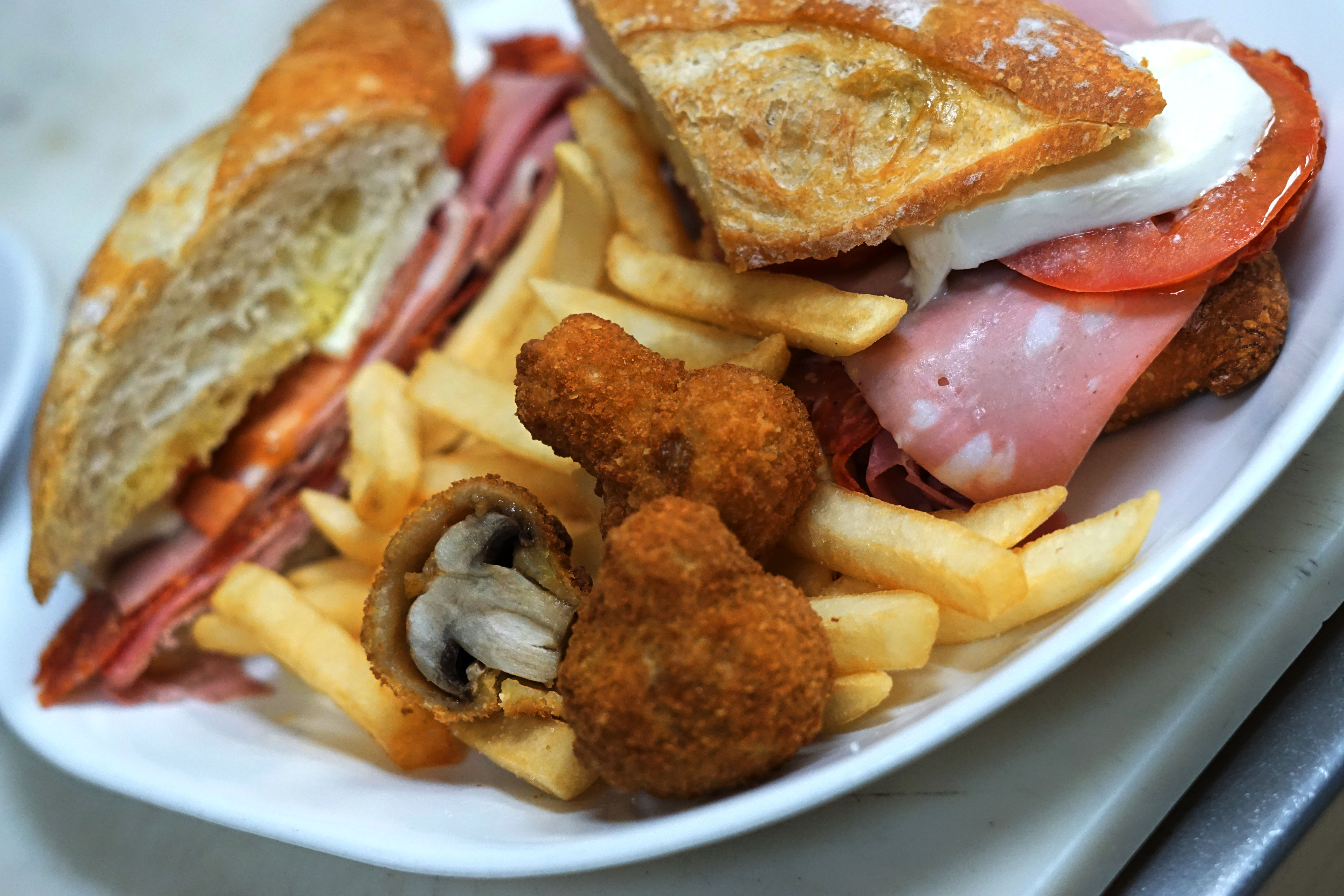 Order Fried Mushrooms food online from Jake's Pizza store, Glenview on bringmethat.com