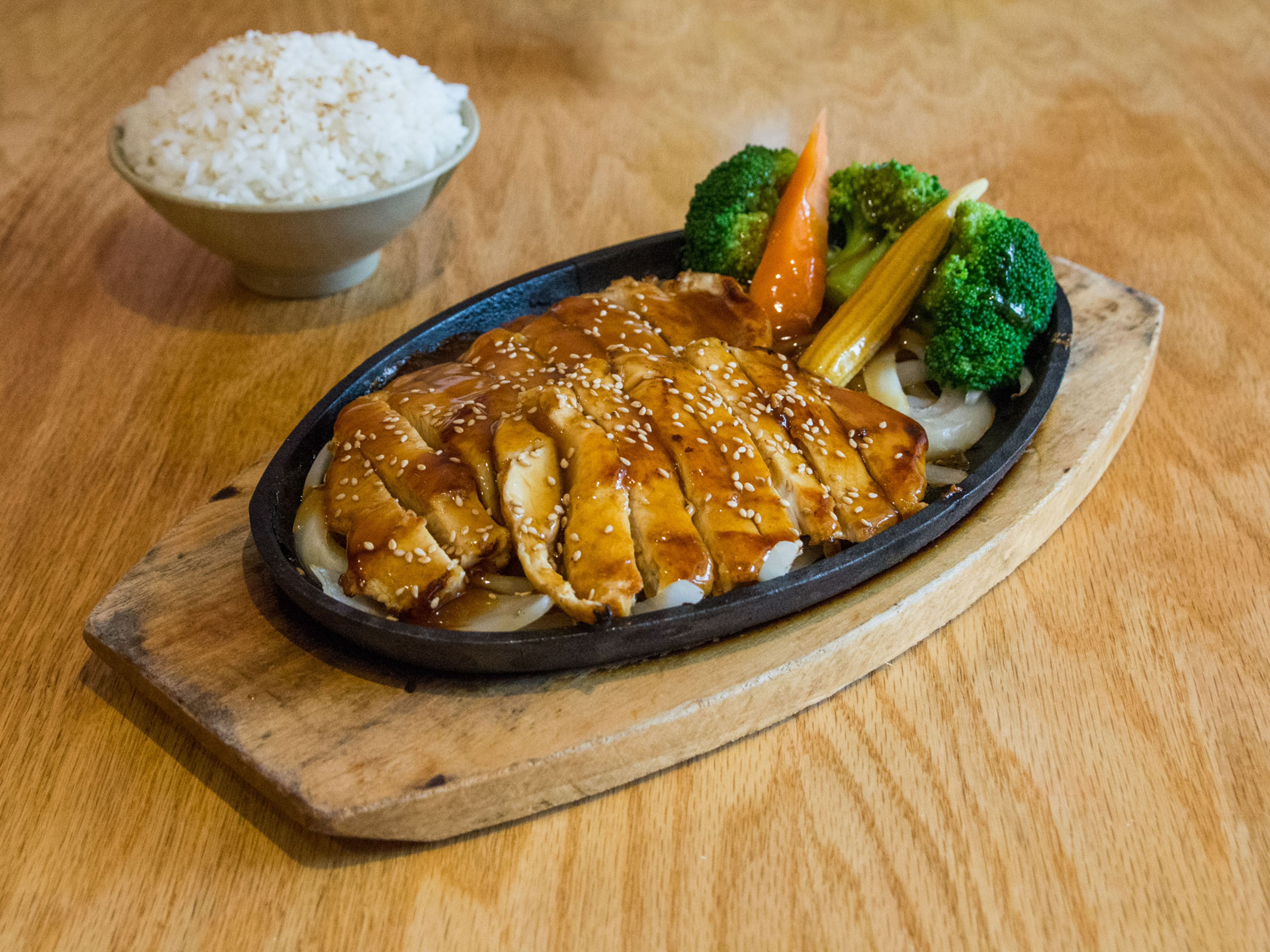 Order Chicken Teriyaki food online from Hanami Japanese Restaurant store, College Park on bringmethat.com