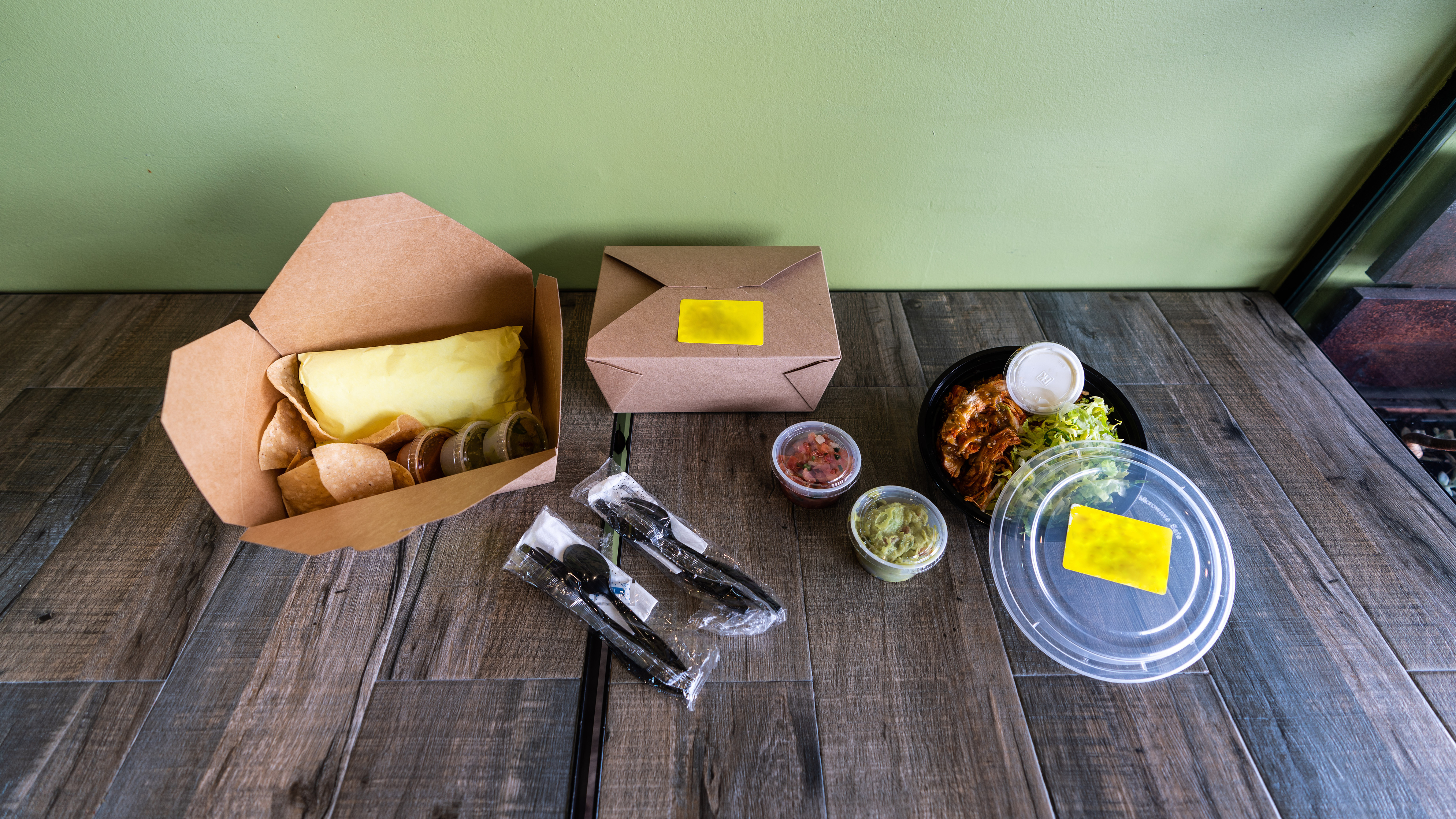 Order Burrito Boxed Lunch food online from Benny's tacos & chicken rotisserie store, Los Angeles on bringmethat.com