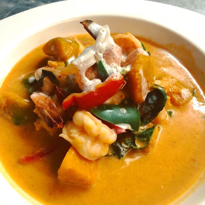 Order Shrimp and Scallop Mango Curry food online from Chang Thai Kitchen store, Toms River on bringmethat.com