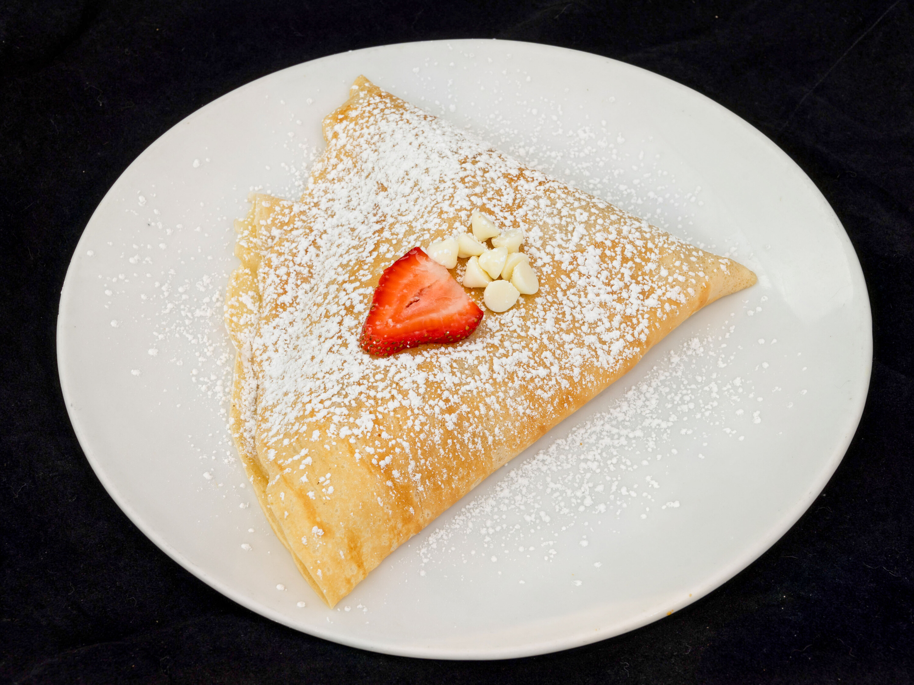 Order Very Berry Chocolate Crepe food online from Crepes Du Nord store, Bridgewater Township on bringmethat.com