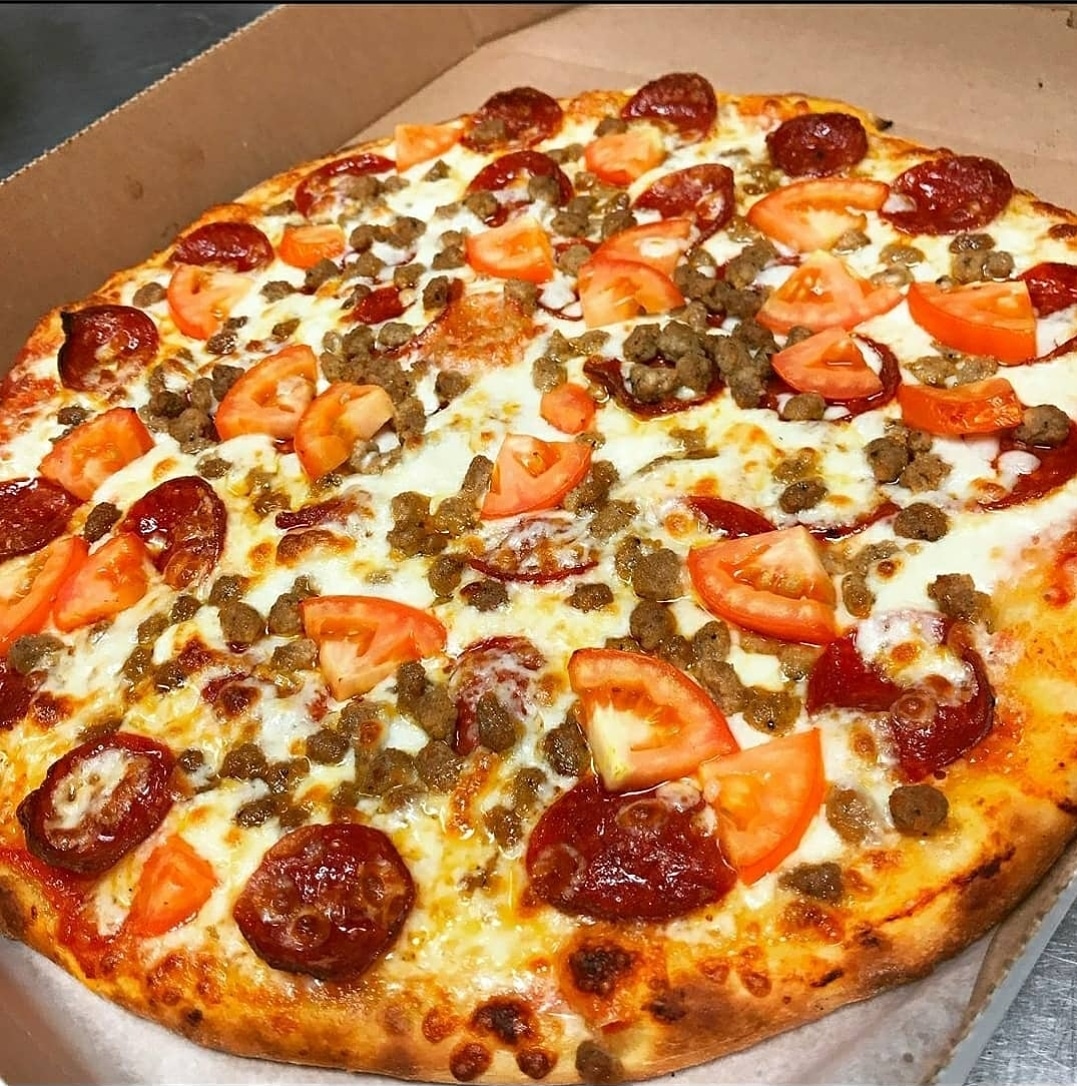 Order Large pizza  food online from Ruffinos Spaghetti House store, Arlington on bringmethat.com