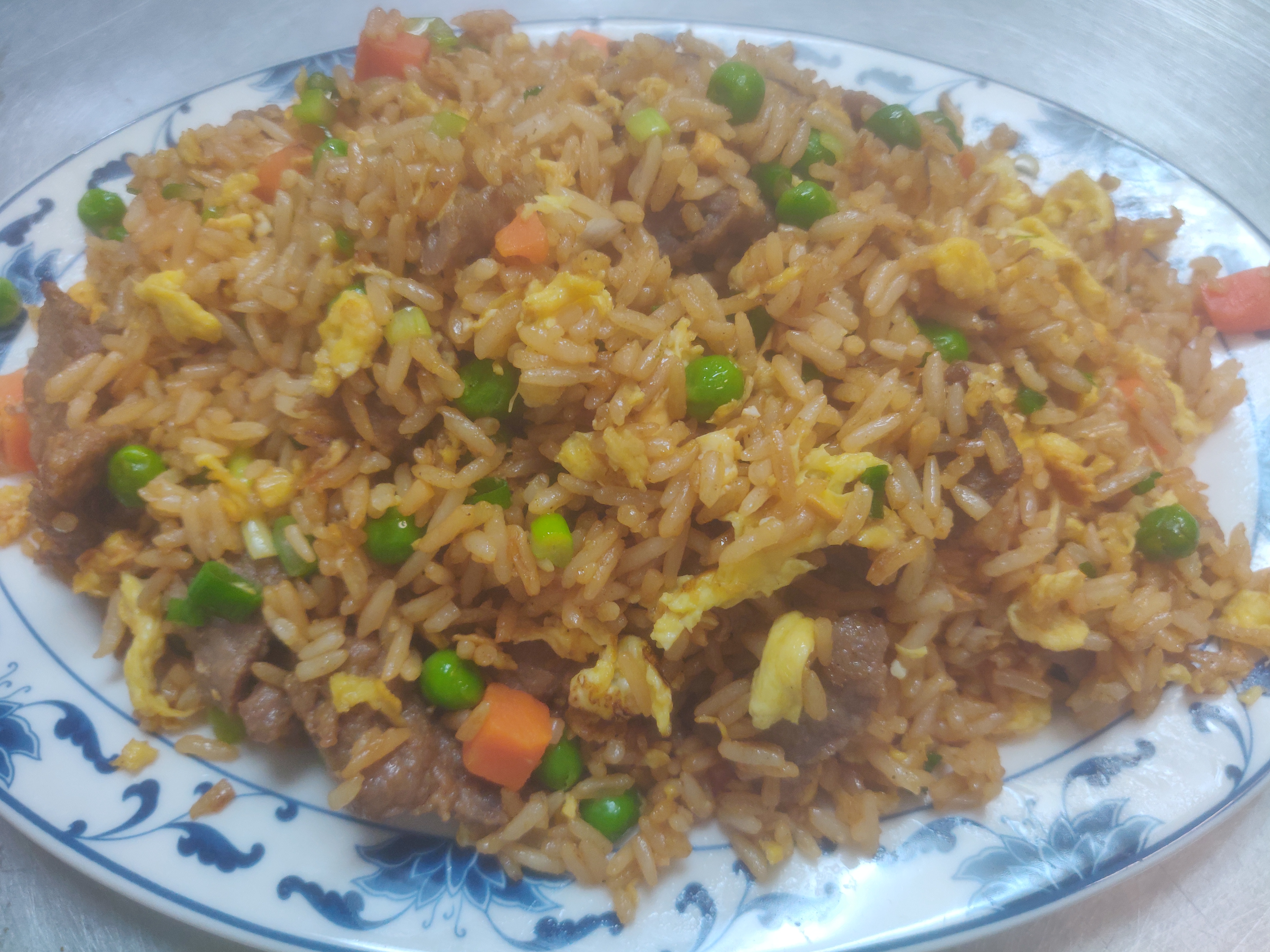Order F4. Beef Fried Rice food online from Sam Cafe store, Houston on bringmethat.com
