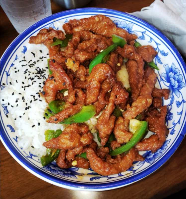 Order 5. Hot Pepper Pork Over Rice 青椒肉丝盖饭 food online from Kung Fu Noodle store, Dayton on bringmethat.com