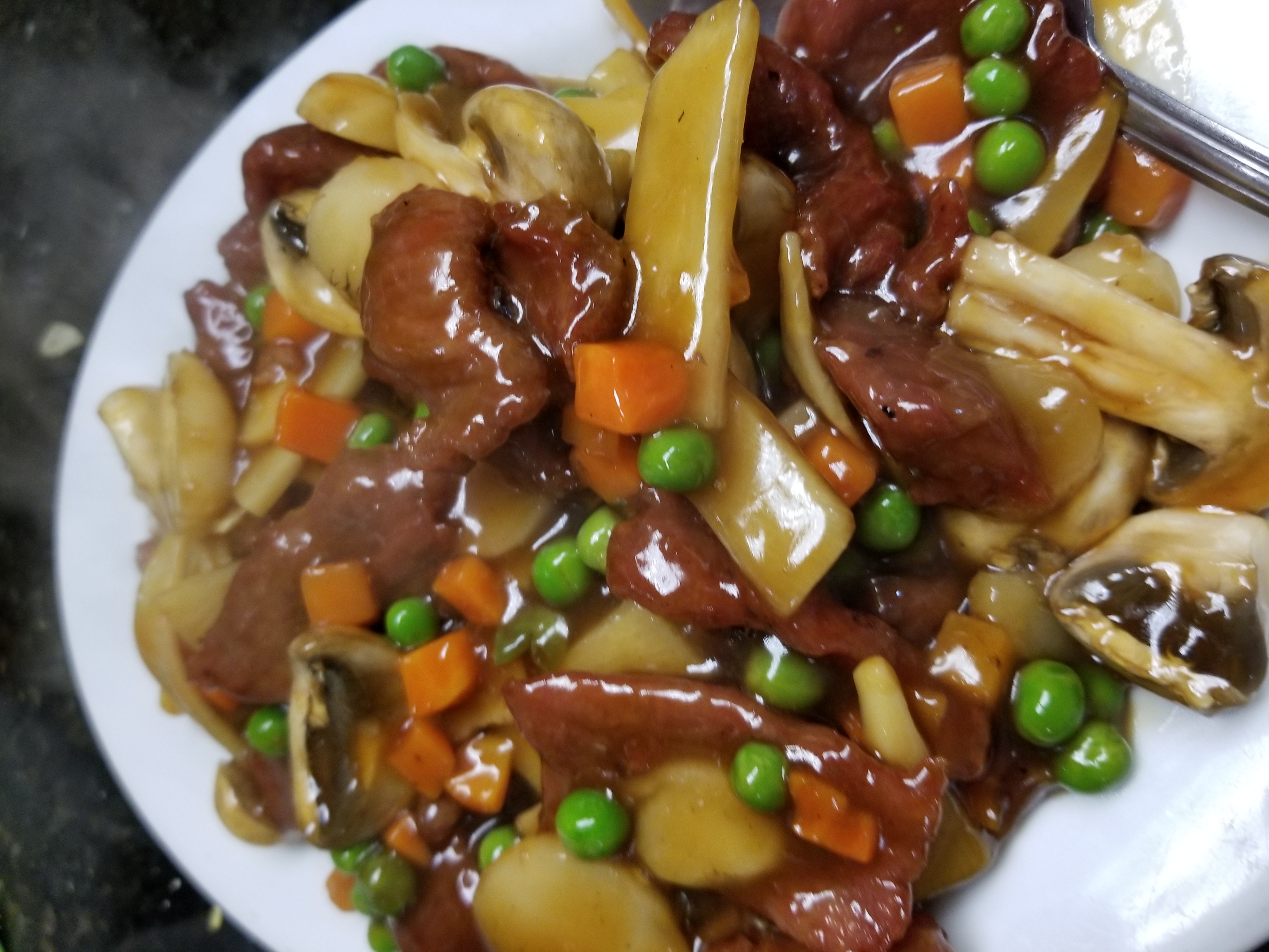 Order 34. Beef with Oyster Sauce food online from Mandarin Chinese Restaurant store, Silverdale on bringmethat.com
