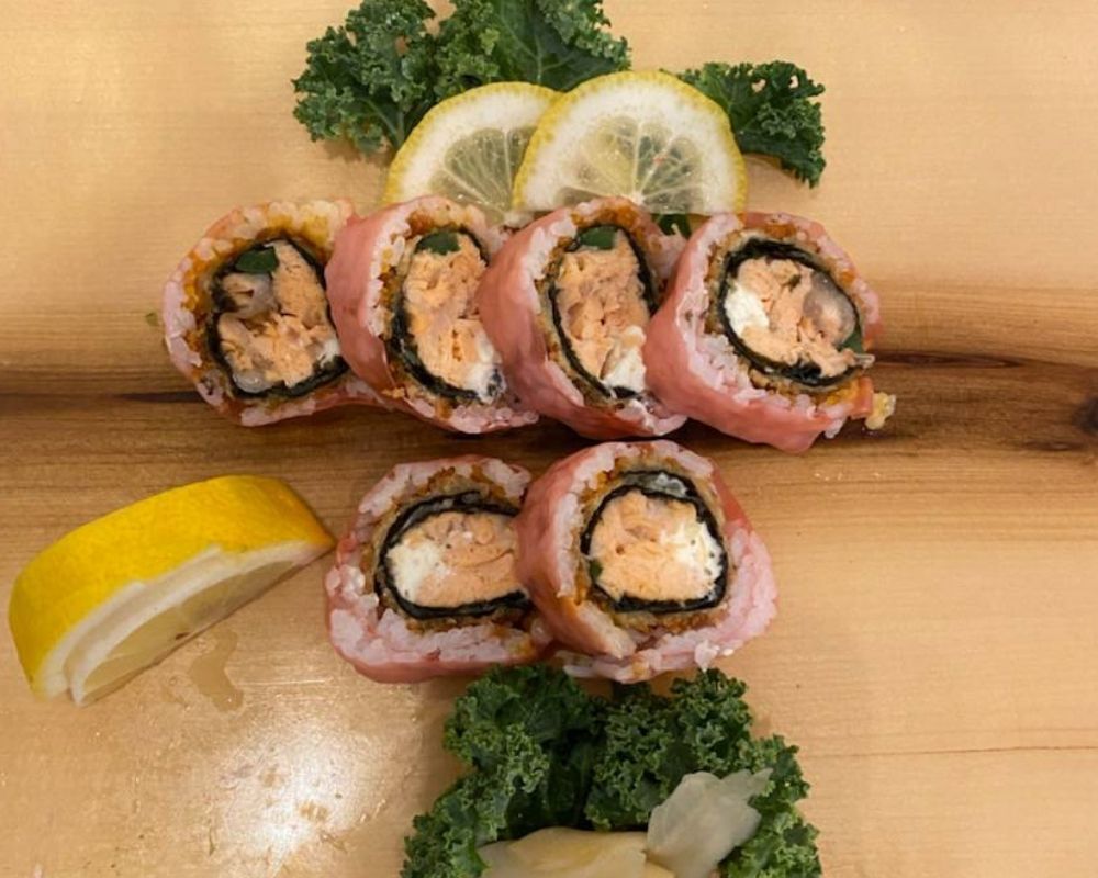 Order Tiger Eye Roll food online from Ploy Thai Cuisine store, The Woodlands on bringmethat.com