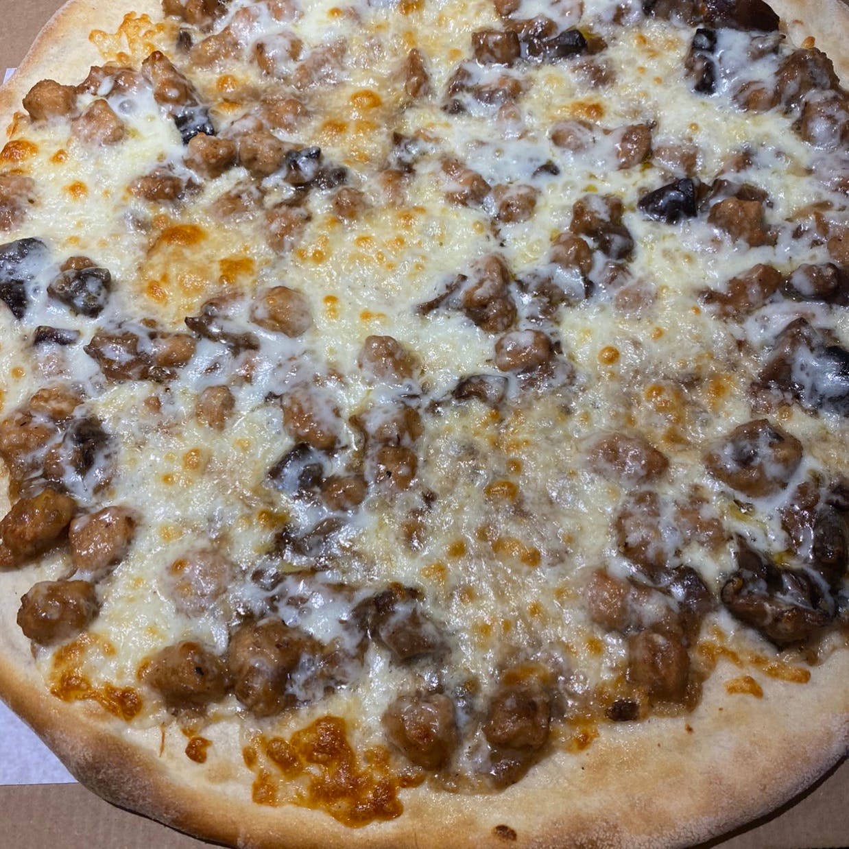 Order Chicken Marsala Pizza* - Chicken Marsala Pizza* food online from La Familia store, Katonah on bringmethat.com