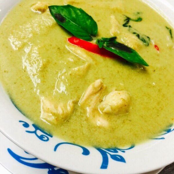 Order Green Curry food online from Pad Thai Restaurant store, Santa Ana on bringmethat.com