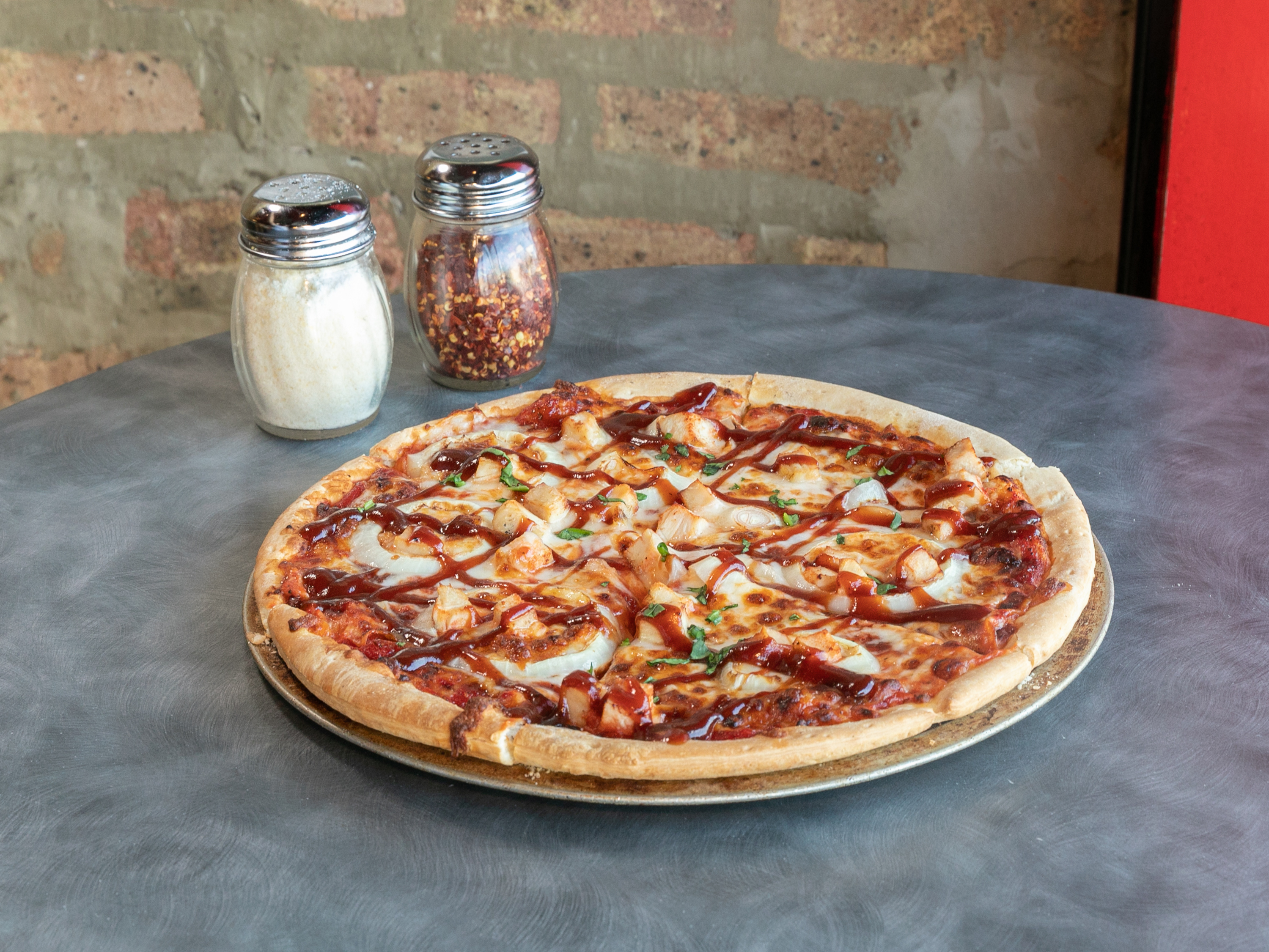 Order BBQ Chicken Pizza food online from Si-Pie Pizzeria store, Chicago on bringmethat.com