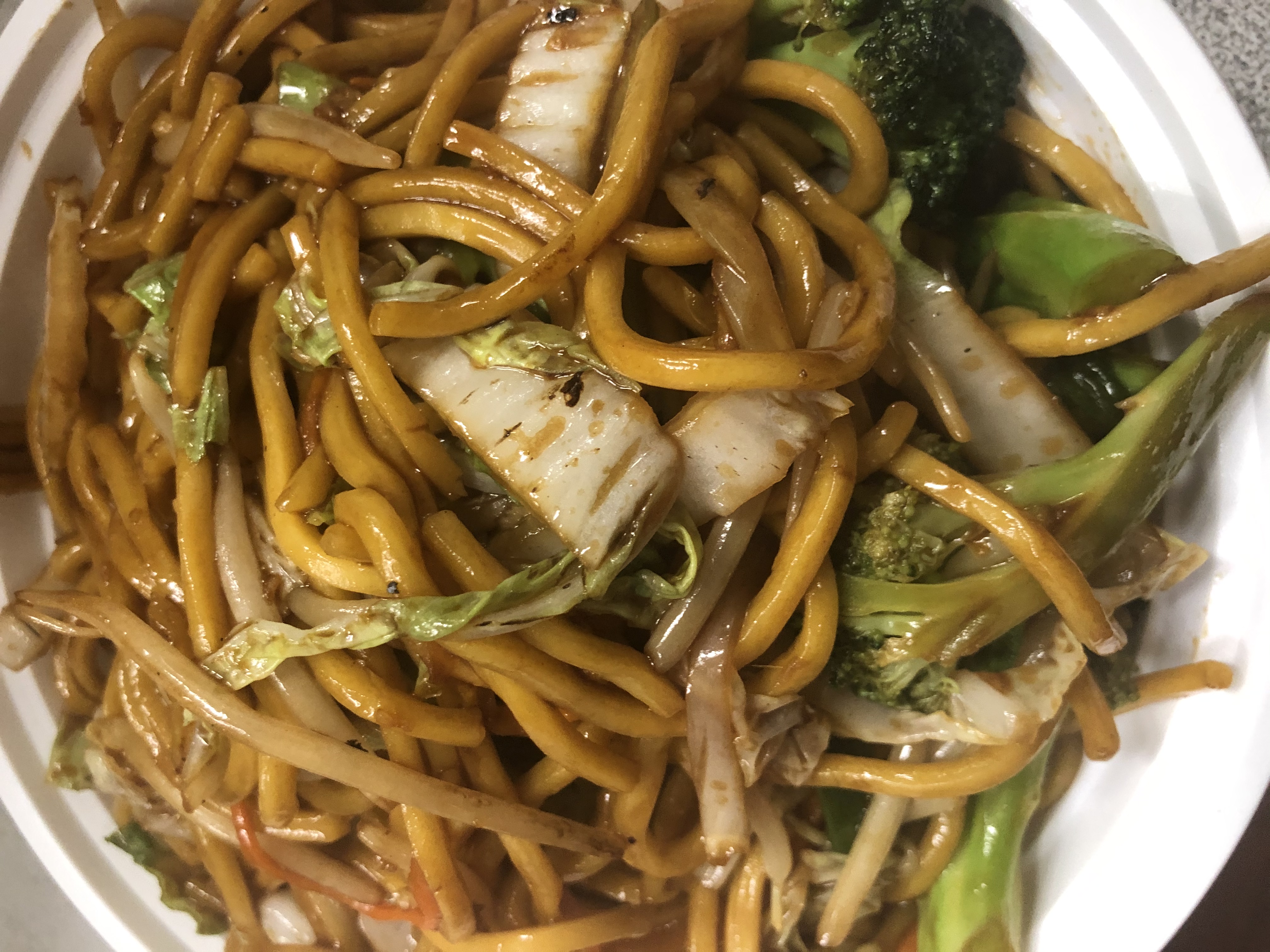 Order 37. Vegetable Lo Mein food online from New 888 kitchen store, Maspeth on bringmethat.com
