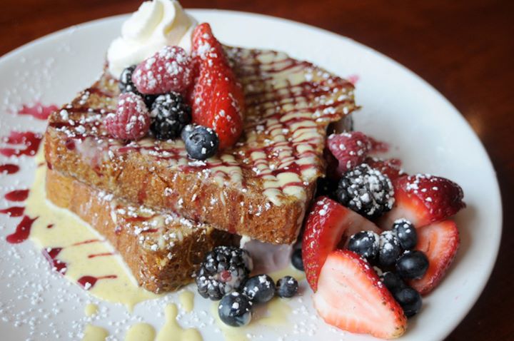 Order "Signature Berry Bliss" French Toast food online from Wildberry Pancakes & Cafe store, Chicago on bringmethat.com