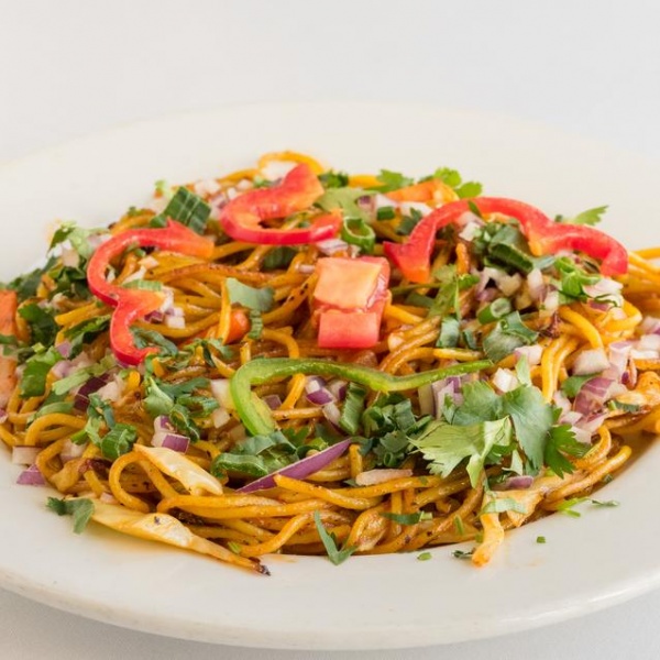 Order Chicken Chowmein food online from Himalayan Tandoori & Curry House store, Berkeley on bringmethat.com