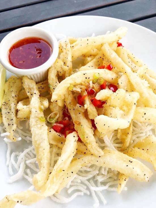 Order Crispy Thai Calamari food online from Sabi Asian Bistro store, Davidson on bringmethat.com