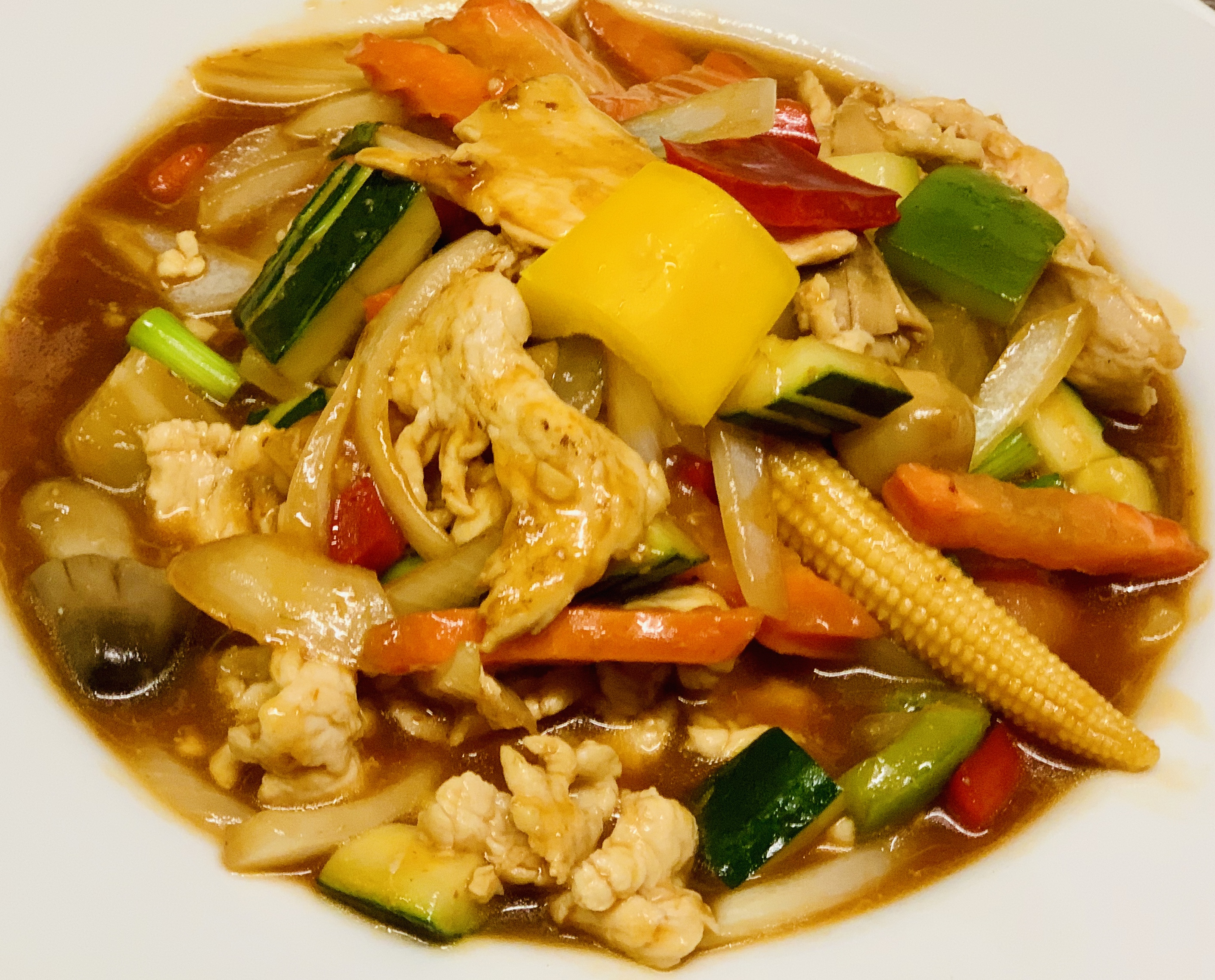 Order 32. Thai Sweet and Sour Lunch food online from Kao Thai store, Silver Spring on bringmethat.com