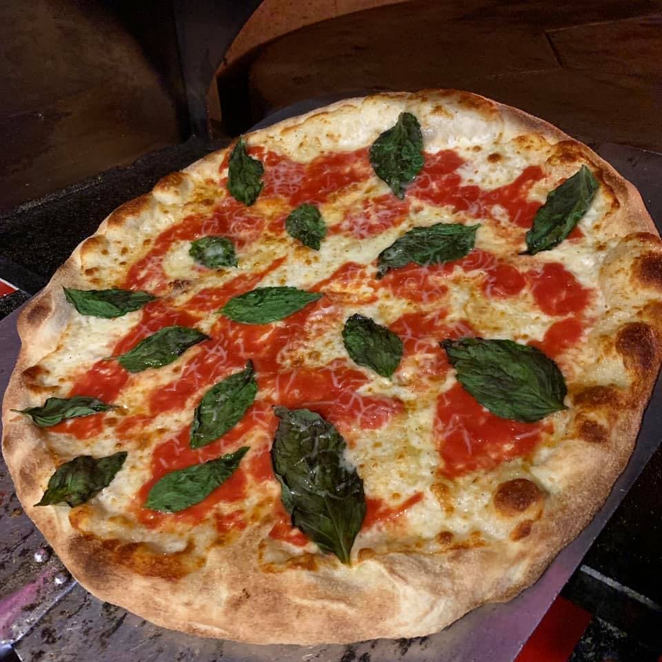 Order Margarita Pizza - Large 16'' food online from Lou's Woodfire Pizza store, Del Rio on bringmethat.com
