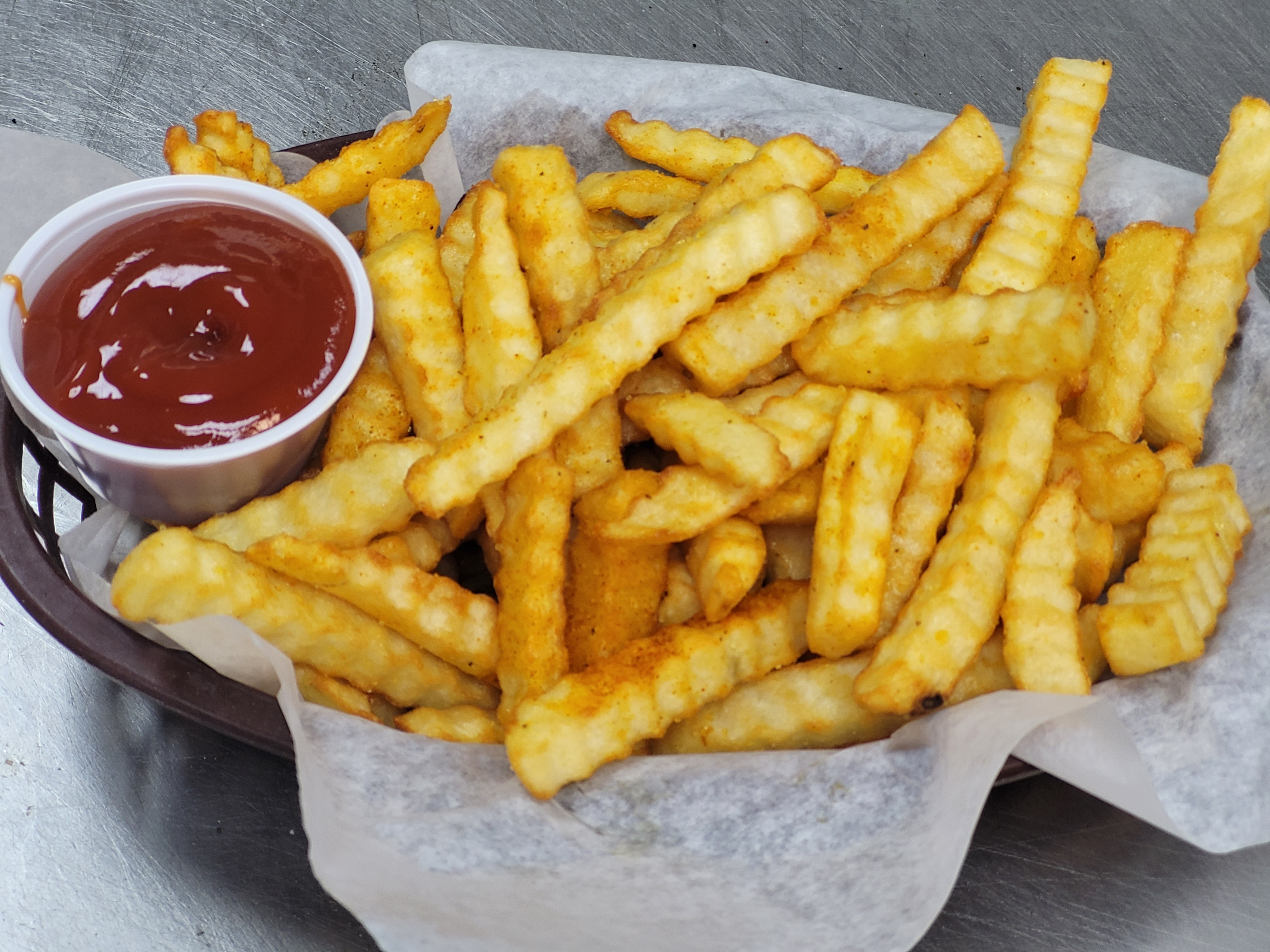 Order French Fries food online from Illianos Pizza store, Clemmons on bringmethat.com