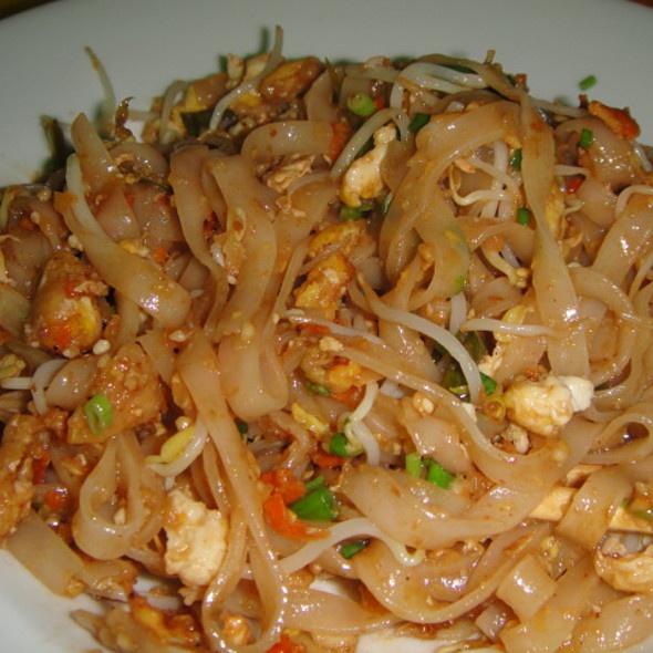 Order T1. Plain Pad Thai Noodle food online from China Bowl store, Elk Grove Village on bringmethat.com