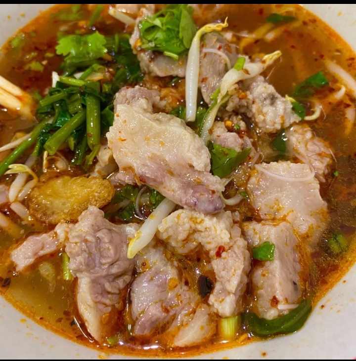 Order Pork Rib Noodles Soup food online from Thai Table store, Berkeley on bringmethat.com