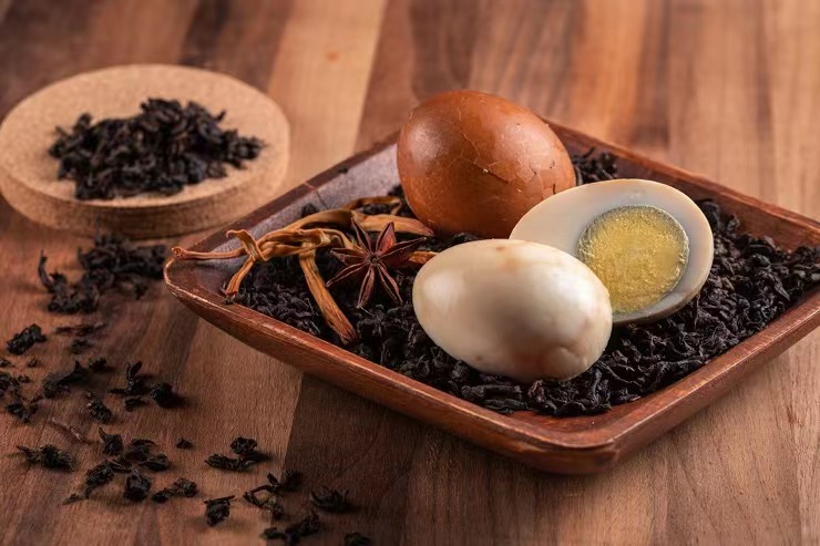 Order Osmanthus Tea Egg(2pcs) 桂花茶葉蛋 food online from Sweethoney Dessert store, Colma on bringmethat.com