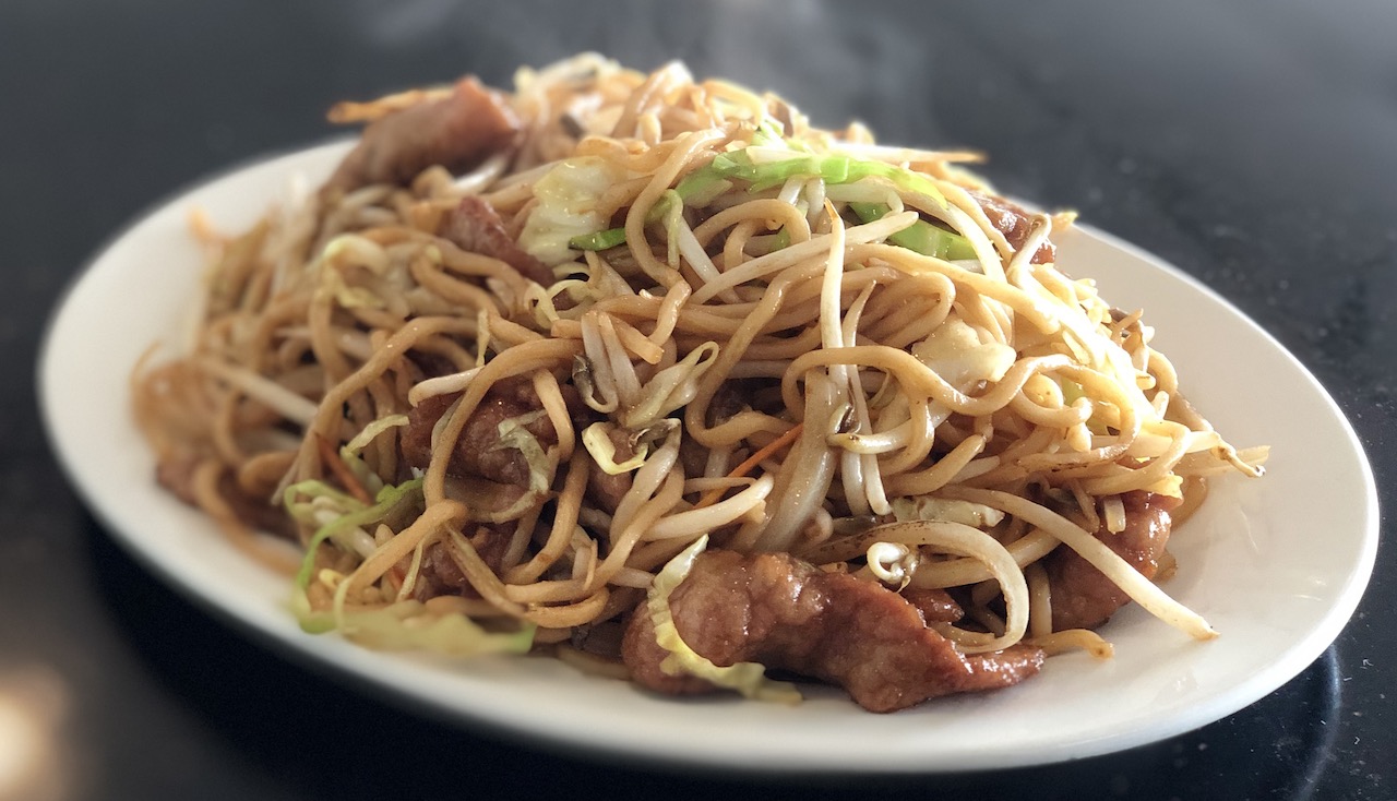 Order Beef Chow Mein/牛炒面 food online from Chef Tang store, Vista on bringmethat.com