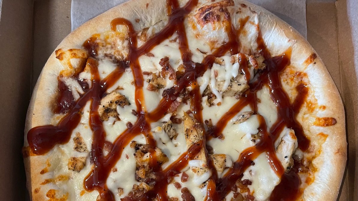 Order Chicken BBQ Pizza food online from Two Cousins Pizza and Italian Restaurant store, Lancaster on bringmethat.com