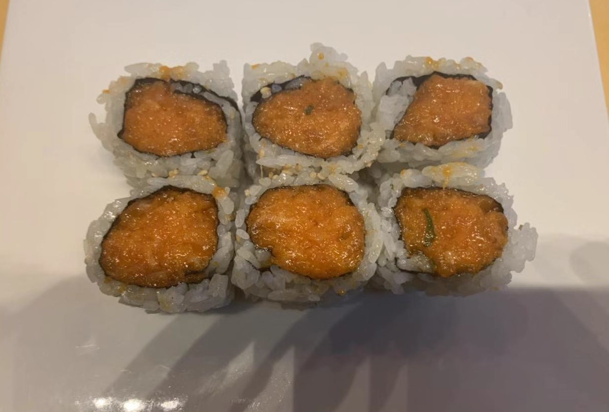 Order Spicy Salmon Roll food online from Bamboo Ya store, Queens on bringmethat.com