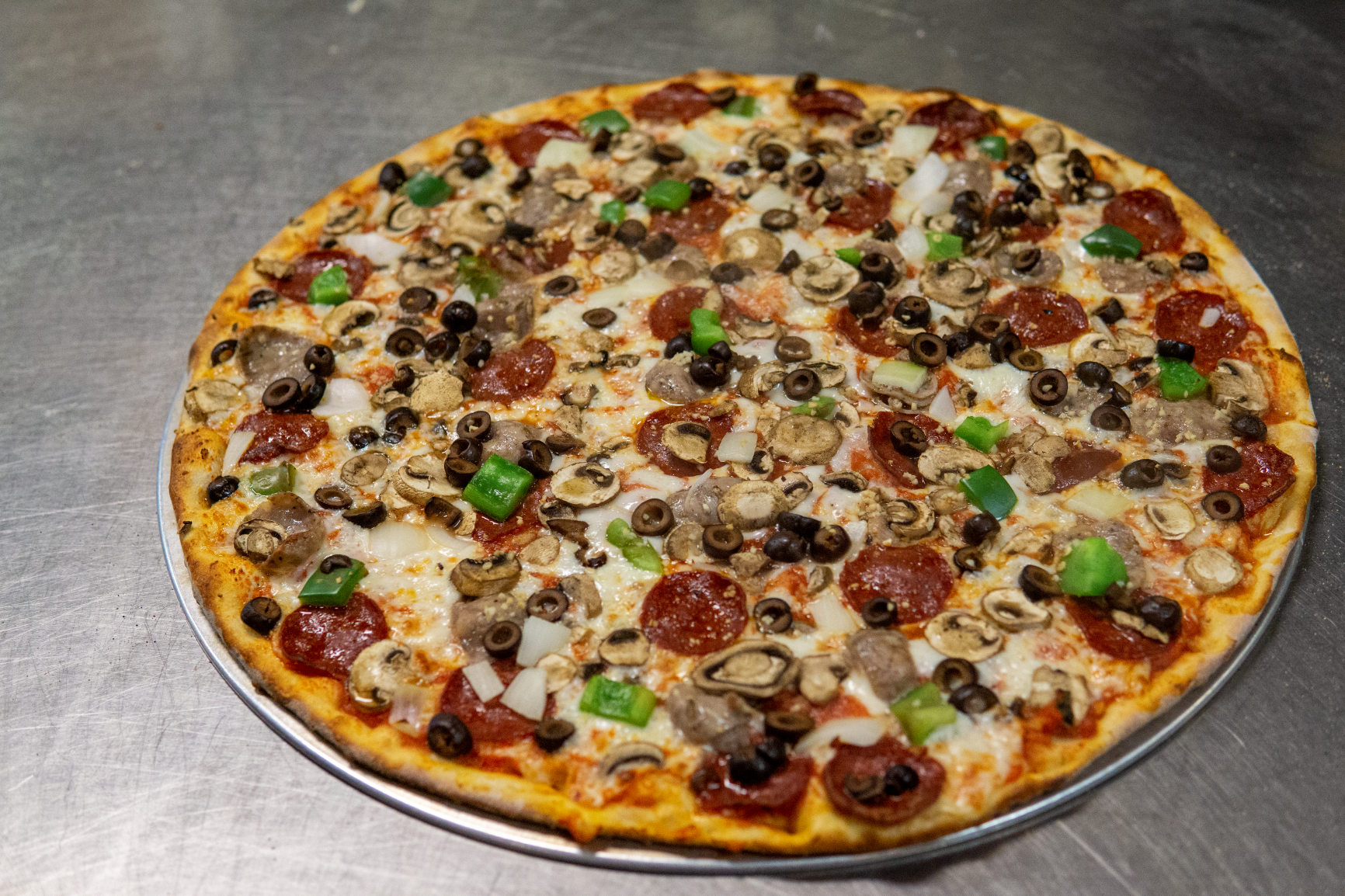 Order Monaco Pizza food online from Speederia Pizzeria store, Redwood City on bringmethat.com