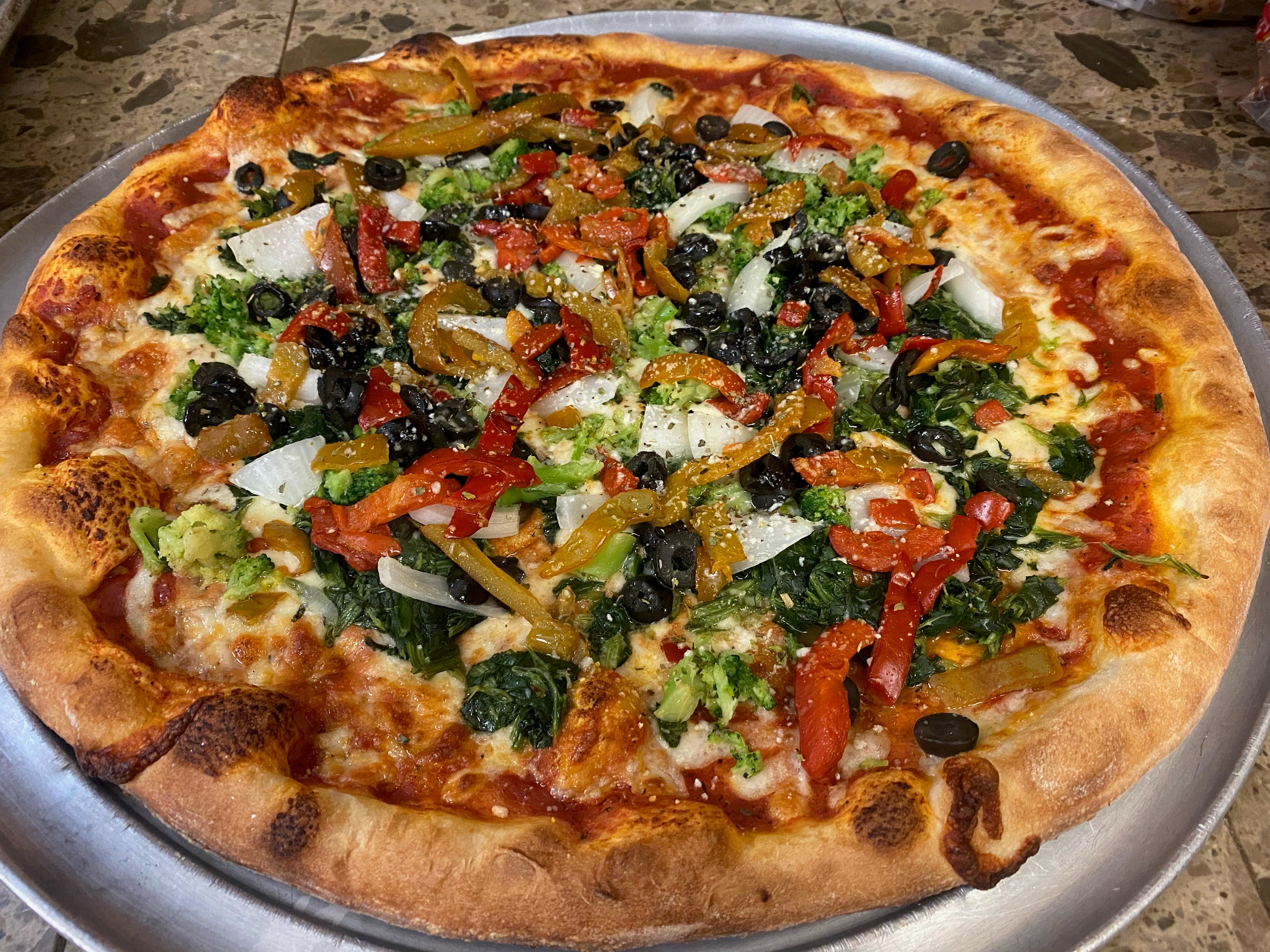 Order Vegetarian Pizza - Small 12" (6 Cut) food online from Alta Pizzeria & Pasta House store, Hazleton on bringmethat.com
