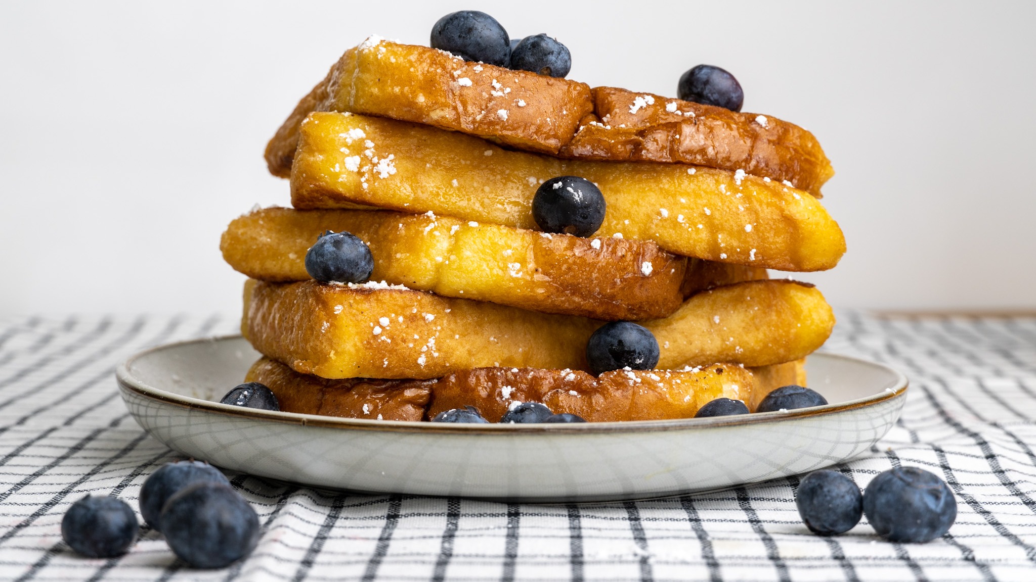 Order Blueberry French Toast food online from French Toast Cafe store, Los Angeles on bringmethat.com
