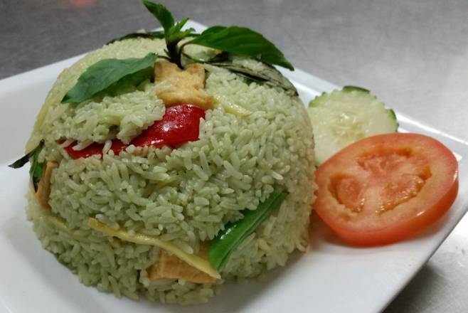 Order Green Curry Fried Rice food online from Thai Dishes on Broadway store, Santa Monica on bringmethat.com
