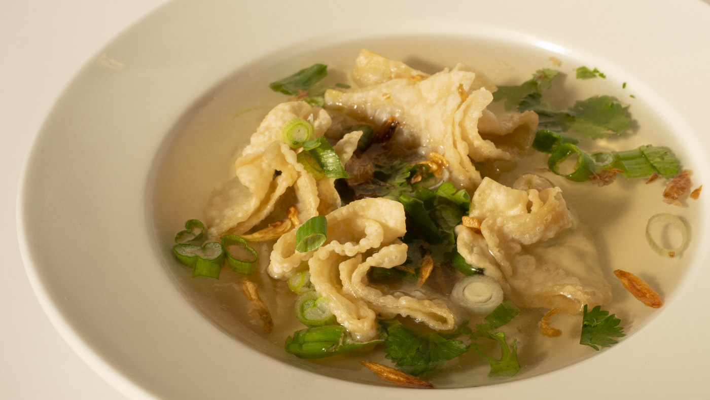 Order Wonton Soup  24OZ food online from Big Bites Vietnamese Eatery store, Mountain View on bringmethat.com