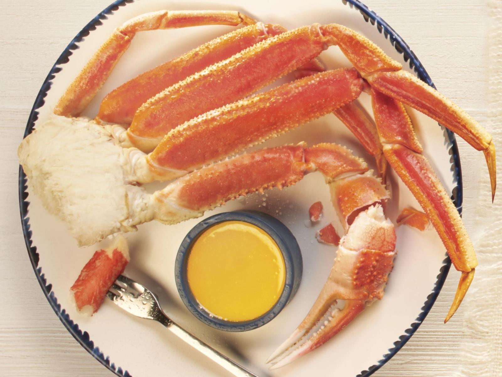 Order Snow Crab Legs (1/2 Pound) food online from Red Lobster store, Youngstown on bringmethat.com